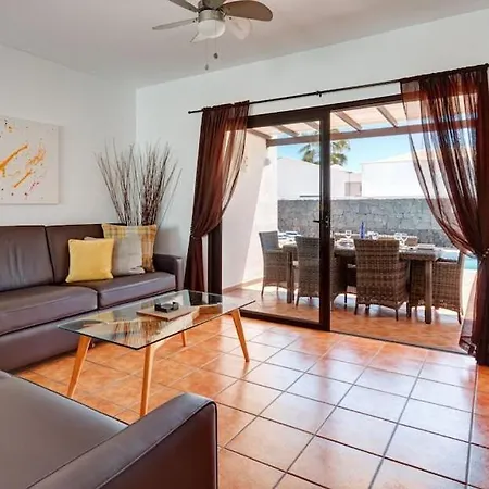 Very Private 4 Bedroom Acebo With Electrically Heated Pool Villa Playa Blanca (Lanzarote)