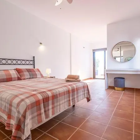Villa Very Private 4 Bedroom Acebo With Electrically Heated Pool Playa Blanca (Lanzarote)